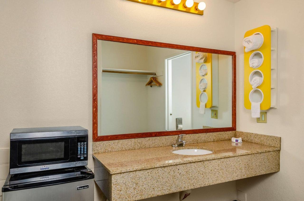 Motel 6 Oakdale, Ca Dış mekan fotoğraf