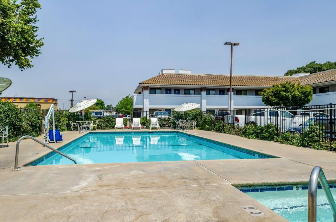 Motel 6 Oakdale, Ca Dış mekan fotoğraf