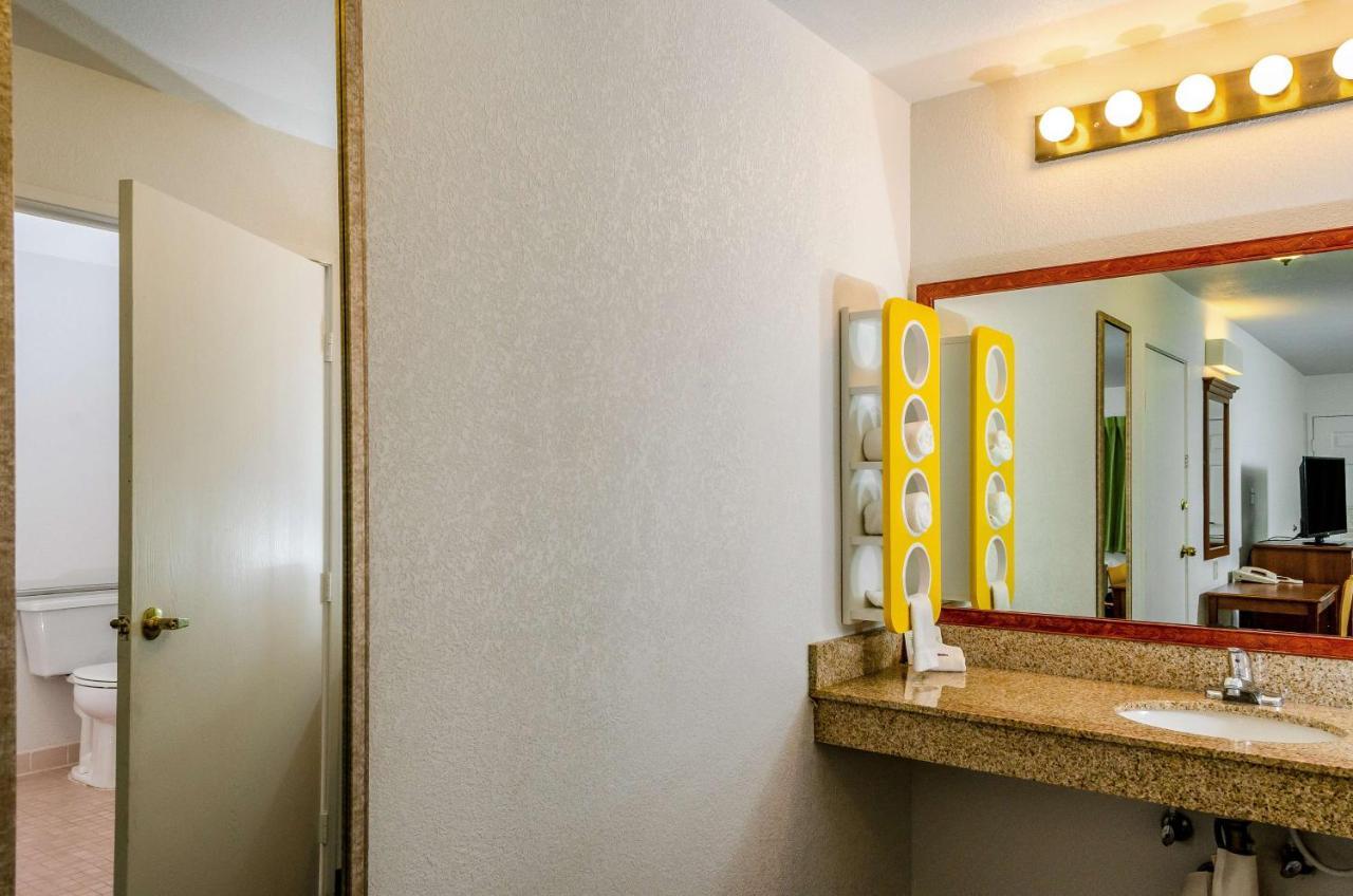 Motel 6 Oakdale, Ca Dış mekan fotoğraf